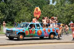 2006_ArtCar_3_Parade 393 